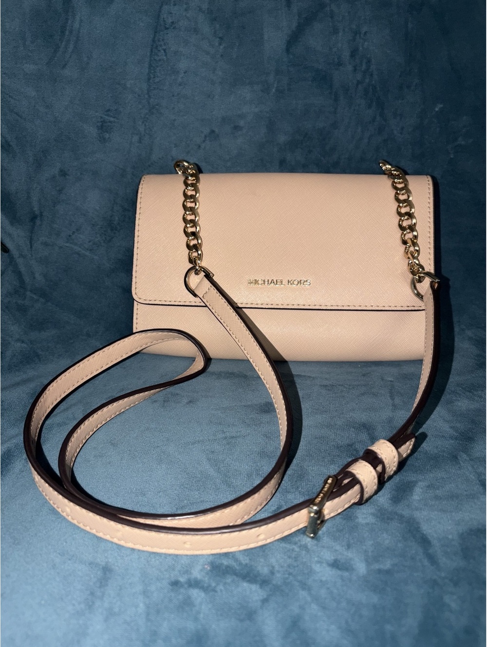 Michael Kors Daniela Large Saffiano Leather Crossbody Bag